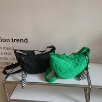 Women's Medium Oxford Cloth Solid Color Streetwear Dumpling Shape Zipper Messenger Bag main image 1