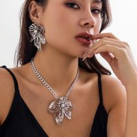 IG Style Exaggerated Flower Imitation Pearl Alloy Iron Plating Women's Earrings Necklace main image 5