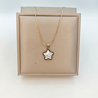 Stainless Steel 18K Gold Plated Simple Style Star Heart Shape Fish Tail Inlay Resin Pendant Necklace sku image 2