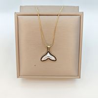 Stainless Steel 18K Gold Plated Simple Style Star Heart Shape Fish Tail Inlay Resin Pendant Necklace sku image 3