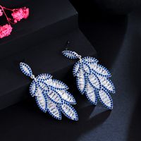 1 Paire Décontractée Romantique Feuilles Incruster Le Cuivre Zircon Or Blanc Plaqué Boucles D'oreilles main image 5