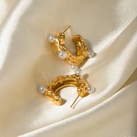 1 Paar Elegant Einfacher Stil C-Form Überzug Inlay Edelstahl 316 Künstliche Perlen 18 Karat Vergoldet Ohrstecker main image 4