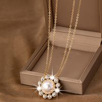 IG Style Elegant Shiny Flower Ferroalloy Zinc Alloy Inlay Pearl Zircon 14K Gold Plated Women's Necklace main image 3