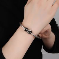 Stainless Steel 14K Gold Plated Vintage Style Simple Style Solid Color Knot Bangle main image 7