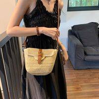 Women's Straw Solid Color Vacation Flip Cover Straw Bag main image 2
