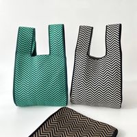 Women's Medium Polyester Geometric Classic Style Open Handbag main image 1