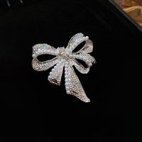 Moda Oval Flor Mariposa Cobre Embutido Diamantes De Imitación Perla Mujeres Broches sku image 81