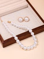 Retro Simple Style Solid Color Plastic Ferroalloy Inlay Pearl Women's Necklace main image 7