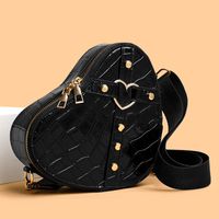 Women's Medium Pu Leather Solid Color Streetwear Zipper Crossbody Bag main image 3