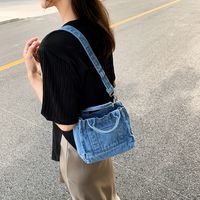 Women's Medium Canvas Solid Color Streetwear Zipper Crossbody Bag main image 2