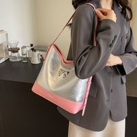 Frau Mittel Pu-Leder Einfarbig Bogenknoten Klassischer Stil Strassenmode Reißverschluss Schultertasche main image 2