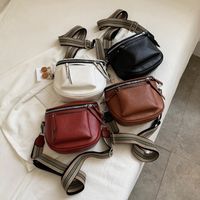 Women's Small Pu Leather Solid Color Classic Style Square Zipper Saddle Bag main image 6