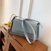 Women's Medium Pu Leather Solid Color Vintage Style Classic Style Magnetic Buckle Crossbody Bag main image 4