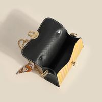 Women's Medium Pu Leather Lingge Streetwear Lock Clasp Shoulder Bag main image 5