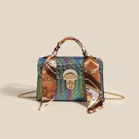 Women's Medium Pu Leather Lingge Streetwear Lock Clasp Shoulder Bag sku image 3