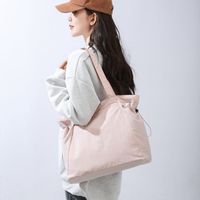 Women's Medium Nylon Solid Color Basic Classic Style Zipper Tote Bag main image video