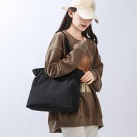 Women's Medium Nylon Solid Color Basic Classic Style Zipper Tote Bag main image 8
