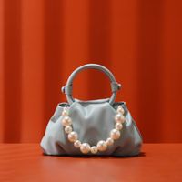 Women's Medium Pu Leather Solid Color Elegant Vintage Style Magnetic Buckle Cloud Shape Bag sku image 3