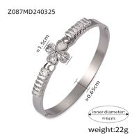 Cascarón Acero Titanio Elegante Estilo Francés Estilo Clásico Enchapado Embutido Trébol De Cuatro Hojas Forma De Corazón Cascarón Circón Brazalete sku image 1