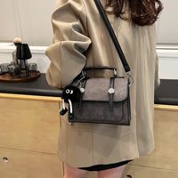 Women's Medium Pu Leather Solid Color Basic Classic Style Magnetic Buckle Crossbody Bag main image 5