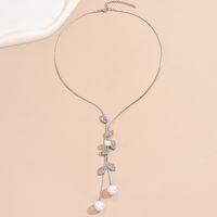 Wholesale Jewelry Simple Style Shiny Leaf Alloy Rhinestones Pearl Plating Inlay Sweater Chain Long Necklace main image 4