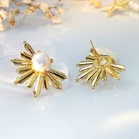 1 Pair Classical Retro Solid Color Inlay Copper Pearl Gold Ear Studs main image 4