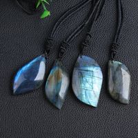 Simple Style Stone Natural Crystal Labradorite Pendant Necklace In Bulk main image 4