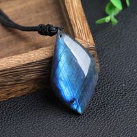 Simple Style Stone Natural Crystal Labradorite Pendant Necklace In Bulk main image 5