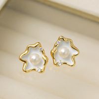 1 Paire Style IG Dame Style Classique Irrégulier Des Nuages Émail Incruster Le Cuivre Perle D'eau Douce Zircon Plaqué Or 18K Boucles D'Oreilles main image 6