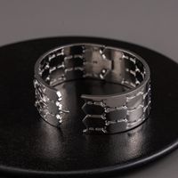 Exaggerated French Style Modern Style Geometric 304 Stainless Steel Polishing Hollow Out Carving Women's Bangle main image 5