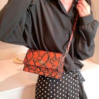 Women's Medium Pu Leather Snakeskin Vintage Style Streetwear Sewing Thread Flip Cover Crossbody Bag sku image 1