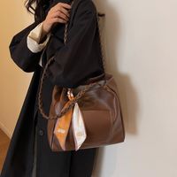 Women's Medium Pu Leather Solid Color Basic Classic Style Sewing Thread Zipper Tote Bag main image 4