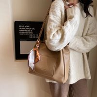 Women's Medium Pu Leather Solid Color Basic Classic Style Sewing Thread Zipper Tote Bag main image 1