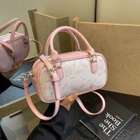 Women's Medium Pu Leather Solid Color Flower Bow Knot Basic Classic Style Oval Zipper Crossbody Bag main image 6