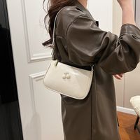 Women's Medium Pu Leather Solid Color Cute Classic Style Zipper Underarm Bag main image 5