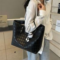 Women's Large Pu Leather Solid Color Lingge Basic Classic Style Zipper Tote Bag main image 2