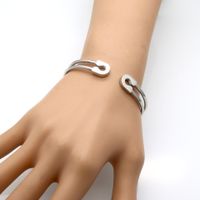 304 Stainless Steel 18K Gold Plated Casual Simple Style Hollow Out Solid Color Bangle main image 4