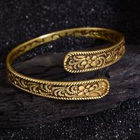 Retro Simple Style Solid Color Flower Copper Gold Plated Women's Bangle main image 1