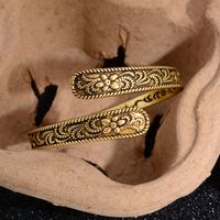 Retro Simple Style Solid Color Flower Copper Gold Plated Women's Bangle main image 3