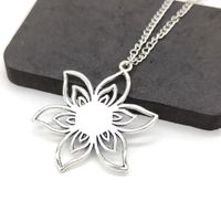 Wholesale Jewelry Simple Style Classic Style Flower Zinc Alloy Resin Plating Pendant Necklace main image 4