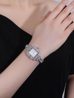 Elegant Unternehmen Einfacher Stil Einfarbig Drehbank-Schnalle Elektronisch Frauen Uhren sku image 1