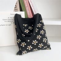 Women's Medium Knit Flower Basic Classic Style Square Open Shoulder Bag sku image 1