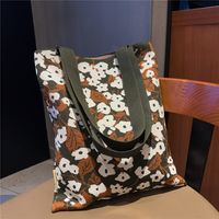 Women's Medium Knit Animal Flower Cute Open Shoulder Bag sku image 14
