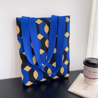 Women's Medium Knit Geometric Number Vintage Style Open Shoulder Bag sku image 1