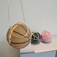 Mujeres Medio Taladro De Goma Satén Metal Bola Elegante Estilo Vintage Cerrar Bolso De Noche main image 4