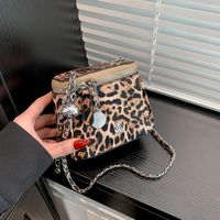 Women's Medium Pu Leather Leopard Streetwear Zipper Crossbody Bag main image 1