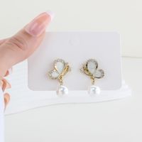 1 Pair Elegant Sweet Butterfly Inlay Iron Rhinestones Pearl Gold Plated Drop Earrings main image 4