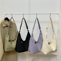 Women's Medium Cloth Solid Color Preppy Style Classic Style Zipper Underarm Bag main image video