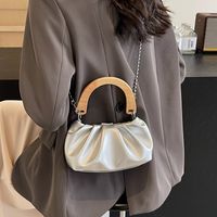 Women's Medium Pu Leather Solid Color Basic Classic Style Sewing Thread Magnetic Buckle Underarm Bag main image 3