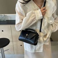 Women's Medium Pu Leather Solid Color Vintage Style Classic Style Sewing Thread Flip Cover Crossbody Bag main image 5
